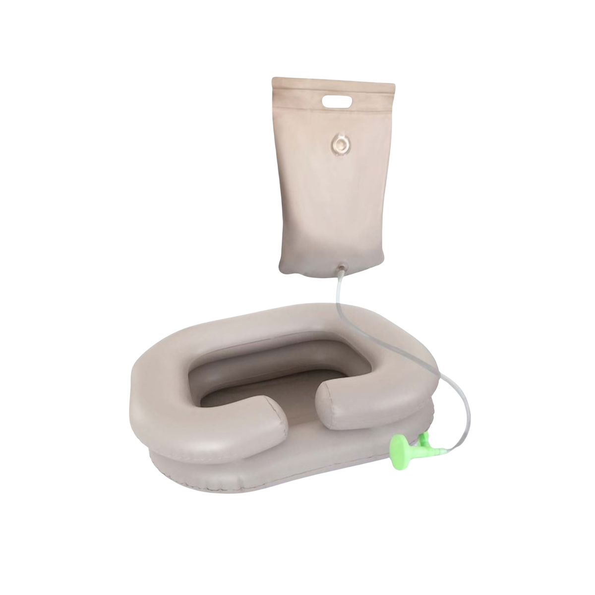Lavapelo inflable beige con bolsa de agua y ducha verde conectadas por una manguera