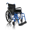Silla de ruedas plegable con marco azul, tapiz negro y ruedas traseras de 24 pulgadas, vista de tres cuartos.