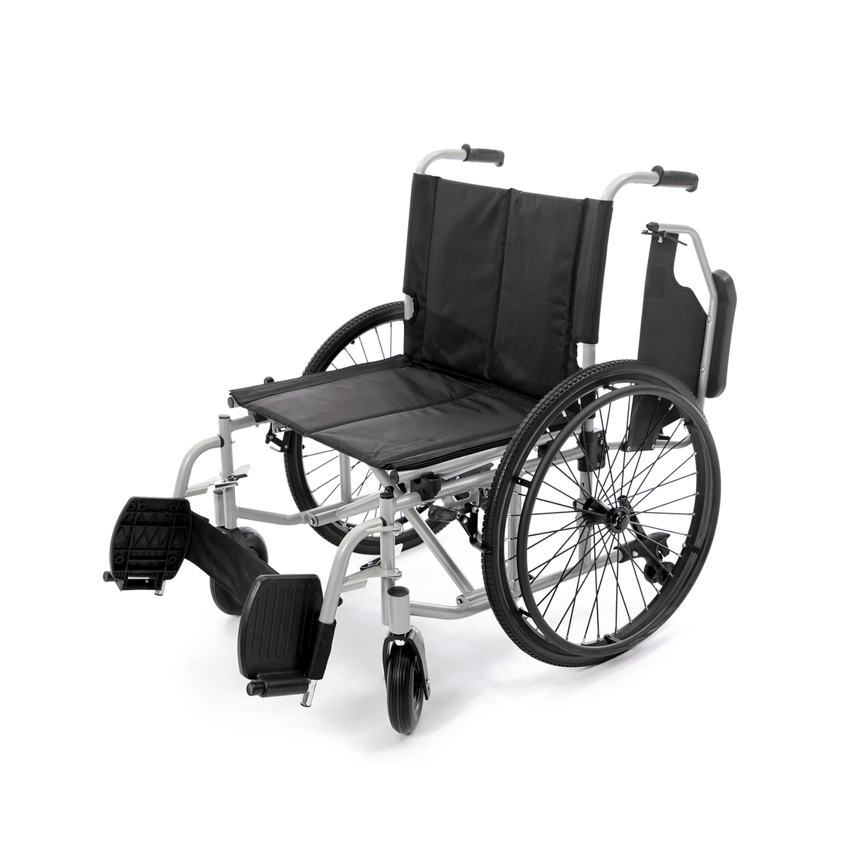 Silla con un apoyabrazos abatido hacia atrás y los reposapiés levantados, con el costado despejado