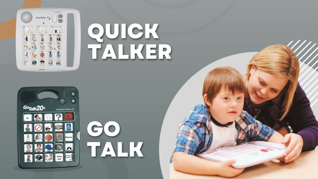 Una mama y un niño con síndrome de Down utilizando es comunicacodr quick talker.